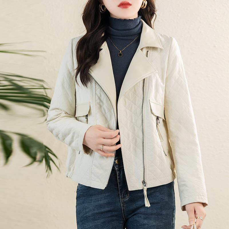 Sametový a zesílený kabát pro ženy na krátký podzim a zimu Nová malá postava Lingge Cotton Coat Bavlněný kabát, malý bavlněný kabát snižující věk