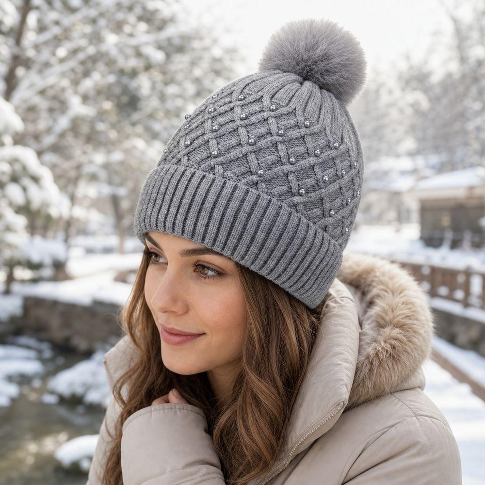 Plush Pompom Women's Knitted Beanie Hat Lightweight Winter Beanie Hat Gifts Pompom Beanie