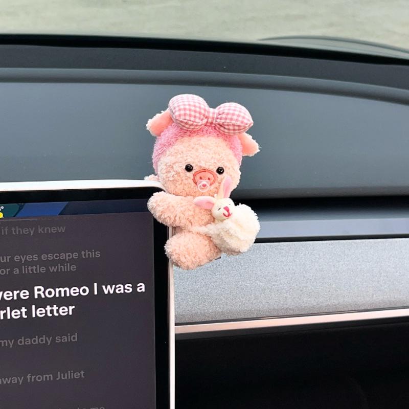 

Чарівна плюшева лялька-обіймашка для декору консолі автомобіля або дисплея планшета Lying Ornament - Includes Glue