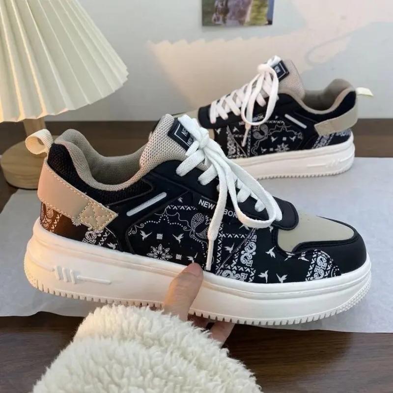 Nuove Scarpe Bianche Invernali All-match Versione Coreana Suola Spessa Scarpe per Coppie Studenti Sneakers Casual Zapatillas Mujer 2024