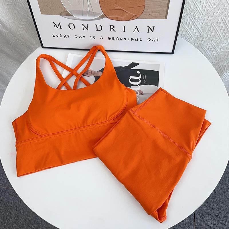 

European and American Fashion Yoga Set: Cross Sports Bra & High Waist Hip-Lifting Leggings Two-Piece M
