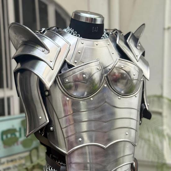 Medieval Women’s Cuirass & Chainmail Armor Set Fantasy LARP Cosplay And SCA Costume  Unique Gift for Her