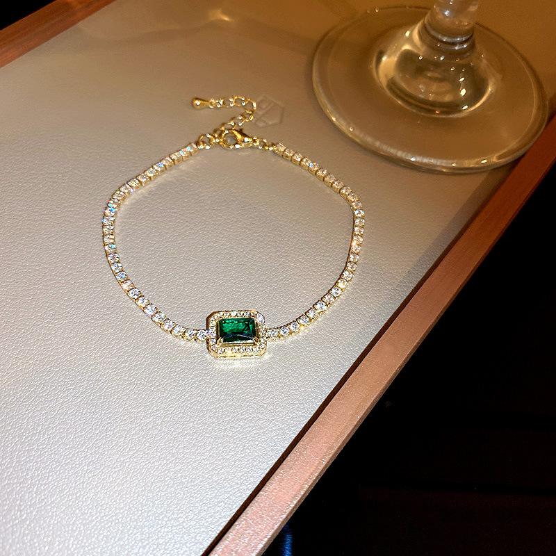 Galvanisierter Smaragd-Kristall-Armband - Raffiniert und Individualistisch Zirkonia, Exquisit im Stil, Hochwertiger Handschmuck