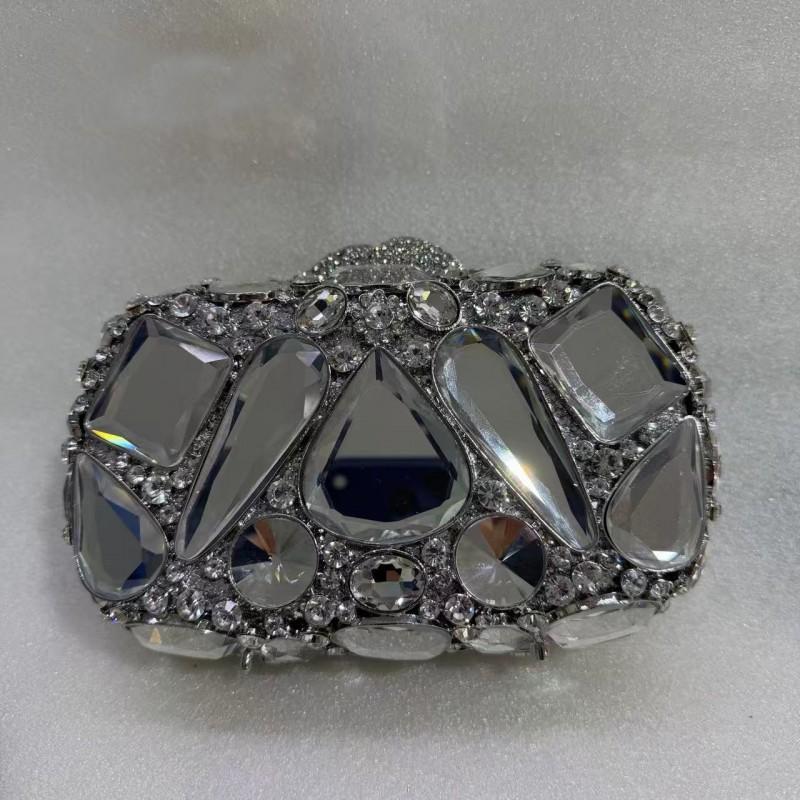 2026 Skull Evening Clutch Bag With Rhinestone Embellishment Lightweight Luxury Handheld Purse Formal Events