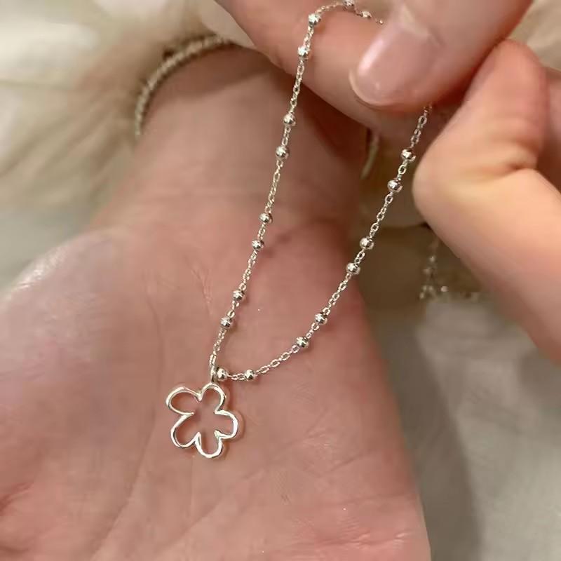 Korean Fashion Hollow Flower Pendant Chokers Necklaces For Women Girls Aesthetic Jewelry Party Neck Accessories Gift