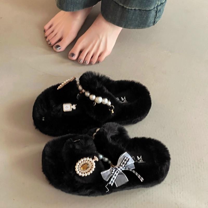 Xiaoxiangfeng outer wear girls fluffy slippers autumn and winter design sense pearl warm piled thickened one-word cotton slippers