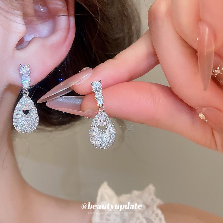 18k Gold-Plated Zircon Water Drop Stud Earrings - Light Luxury, Unique Design, High-End Jewelry for Women