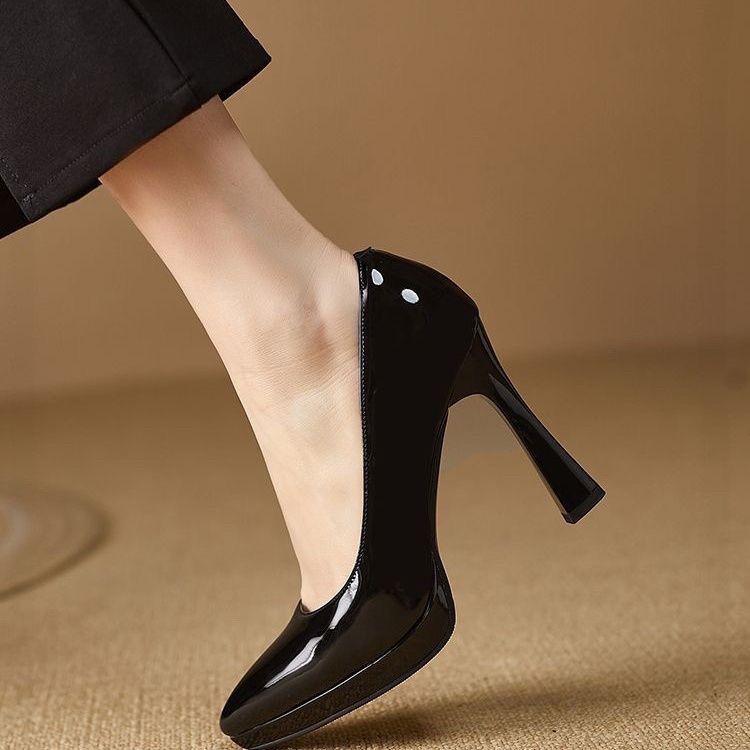Dámske nepremokavé lakované vysoké podpätky, Sexy jarný štýl, Marhuľová špička, Odosielame do niekoľkých dní (Model 2025)