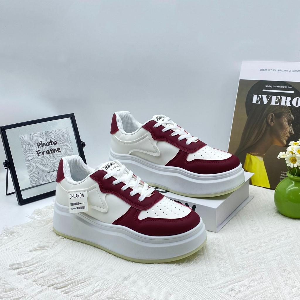 2025 New Autumn Explosion White Shoes Women's Niche Design Sports Shoes Thick Baseplate Shoes Small People Show Height