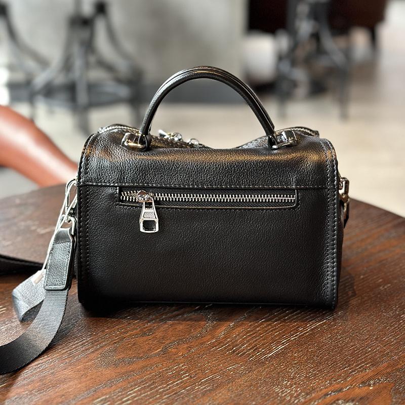 Boston Handbag Women's Spring New Fashionable Large Capacity Casual Pillow Bag Versatile Retro Single Shoulder Crossbody Bag