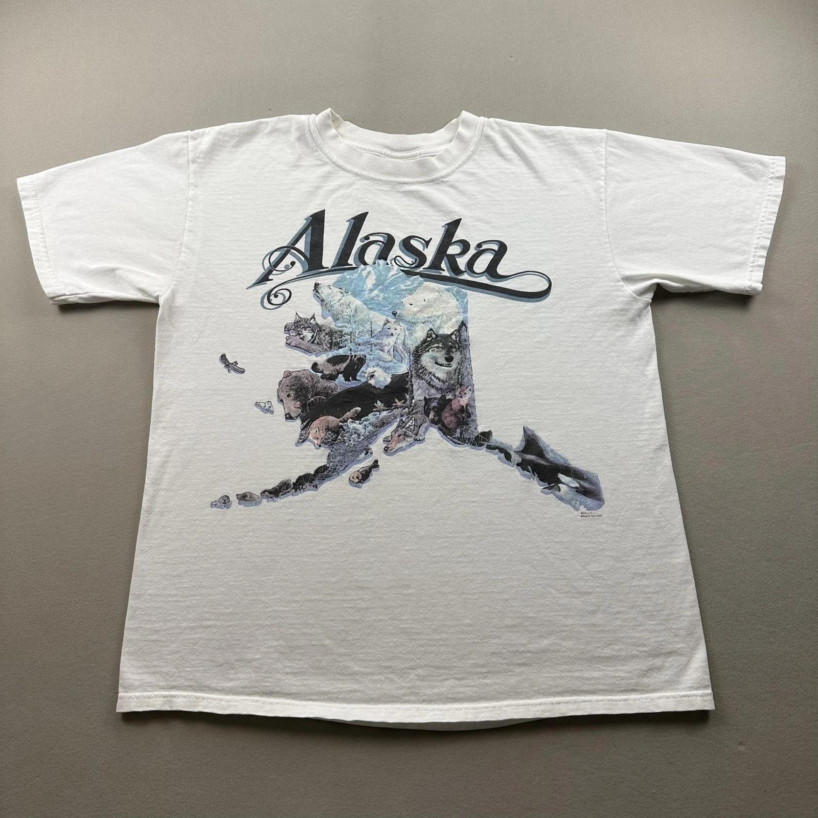 Vintage Alaska T-Shirt Mens Small White Nature Wolf Bear Fox Arctic Wildlife 90s M