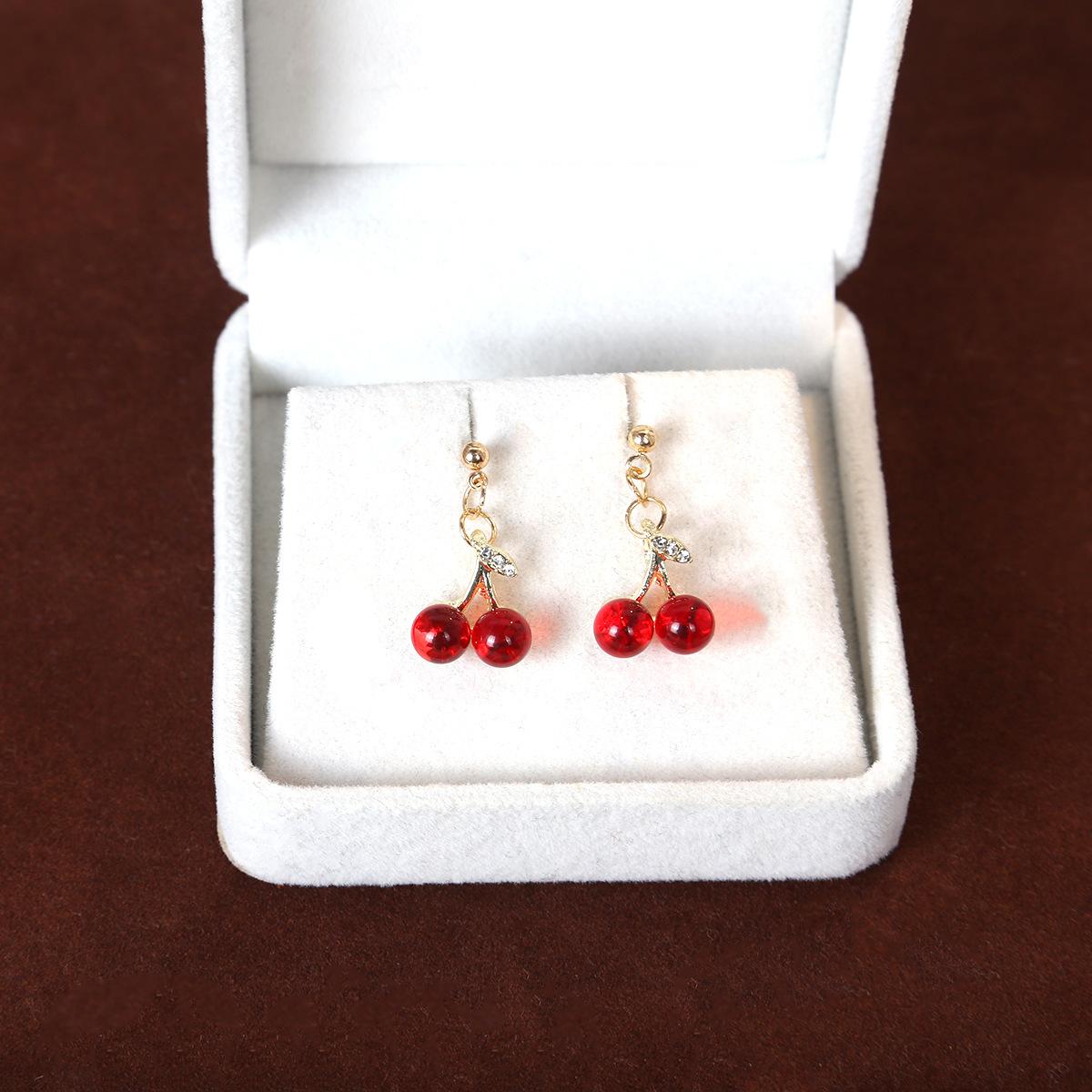 French Retro Diamond-Encrusted Pomegranate Cherry Pendant Necklace Earrings, Autumn And Winter Light Luxury High-End Sweet And Cute Set