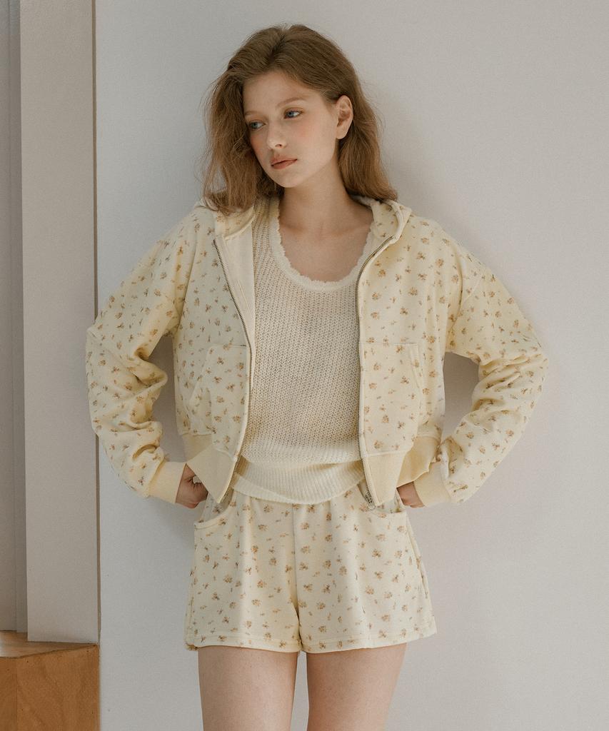 LETTER FROM MOON Signing Flower Velour Shorts (Ivory)