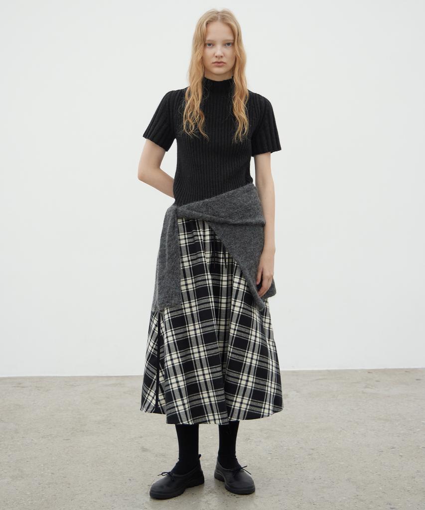 Leuba Fine Wool Half-Neck Knit - Black
