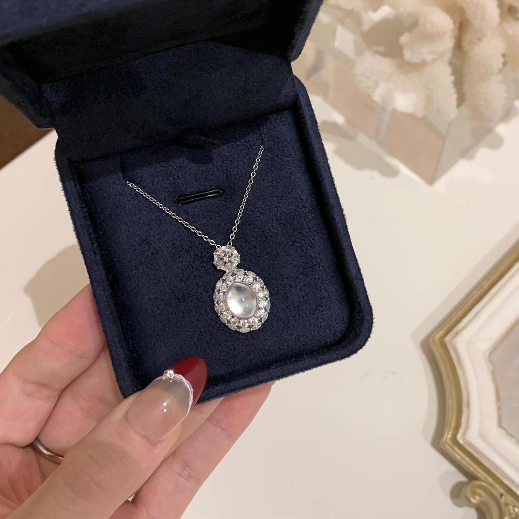 Light Luxury Chinese Natural Agate Chalcedony Pigeon Egg Jade Pendant Necklace Simple Atmosphere Versatile Female Collarbone Chain