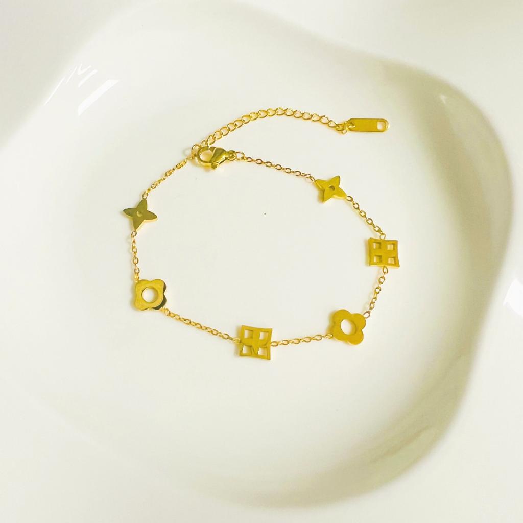 Bracciale Quadrifoglio Scheletro in Acciaio al Titanio Design di Nicchia Senso Premium di Fiori Nicchia Cento con Nuovo Bracciale da Donna