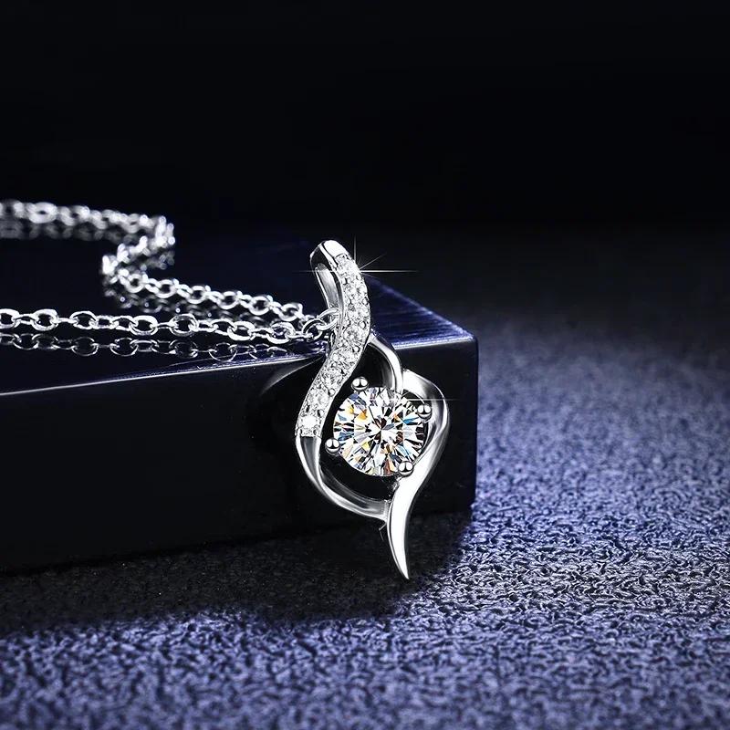 Luxury PT950 Platinum Clavicle Necklace With GRA Certified 0.5 Carat Moissanite Diamond Pendant Wedding Jewelry for Women