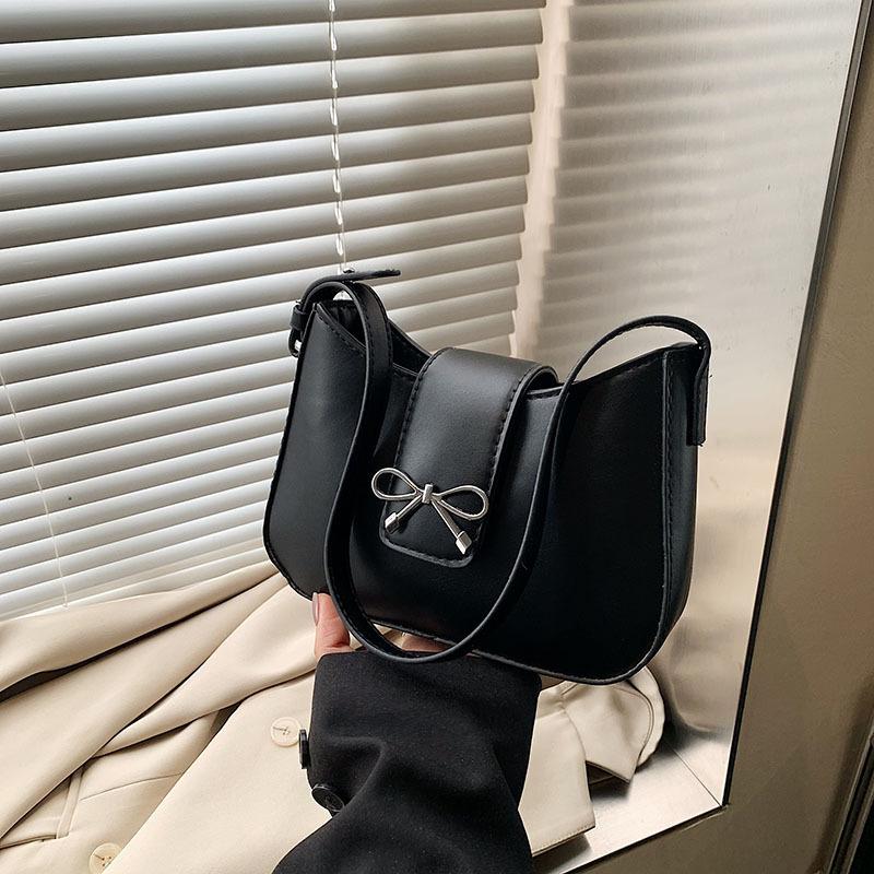 2025 new simple fashion casual small square bag women's simple fashion baguette bag trendy fashion shoulder armpit bag