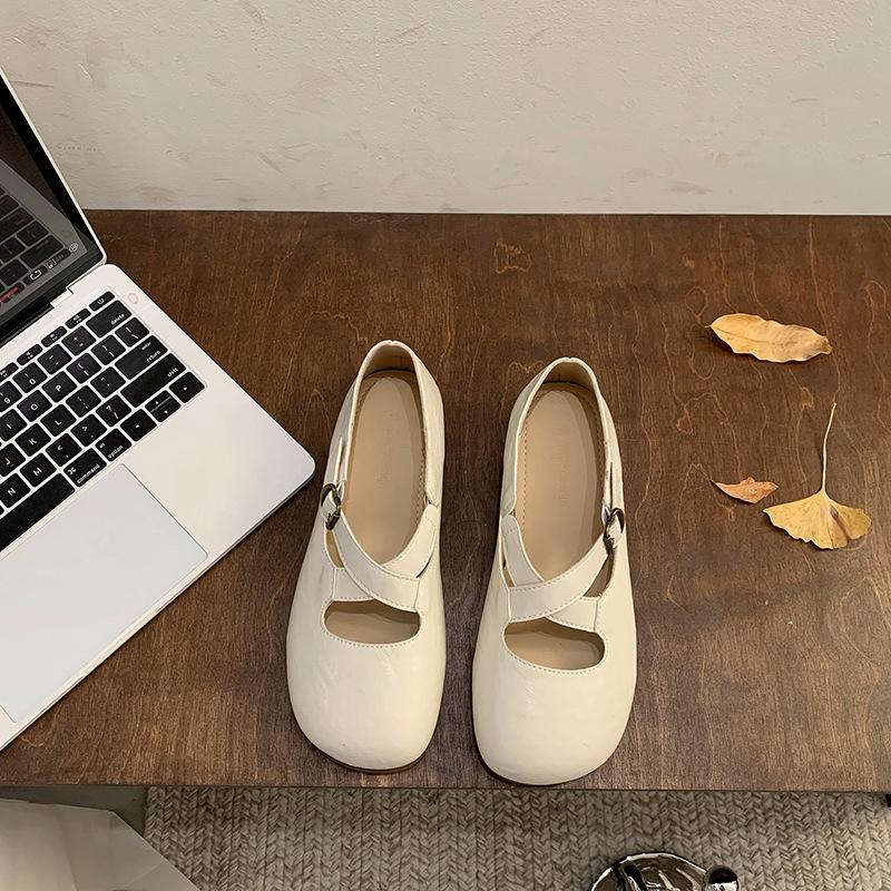 

Temperament shallow soft-soled single shoes women s spring and autumn new flat-soled comfortable retro Mary Jane shoes 40 бежевый