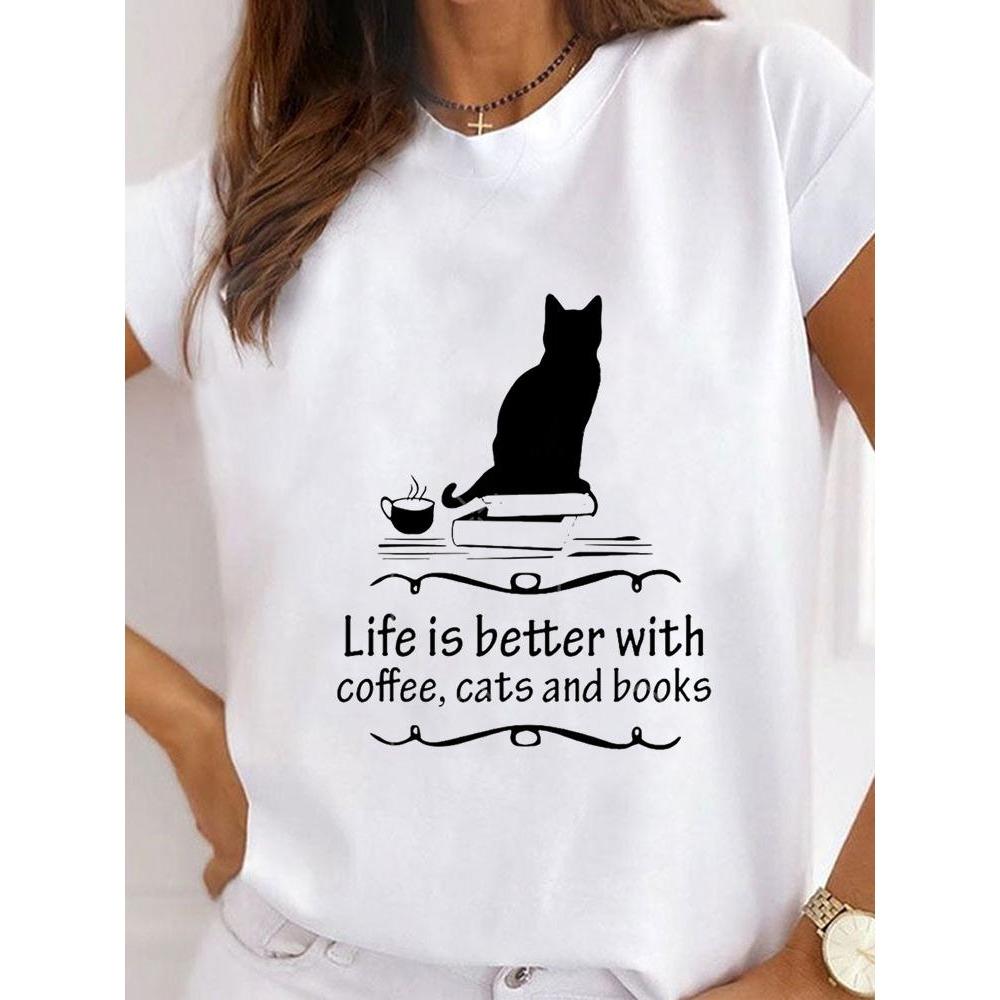 Short sleeved women's printed T-shirt with fashionable women's pattern