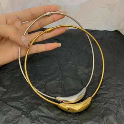 Špičkový titanový ocelový zakřivený choker náhrdelník - Všestranný kovový módní doplněk