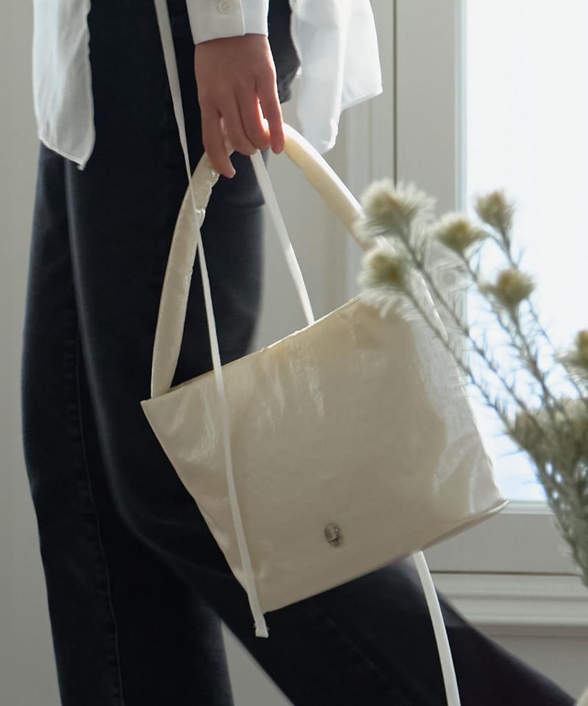 Dearmydeer Dear Symbol Glossy Bag_ Ivory