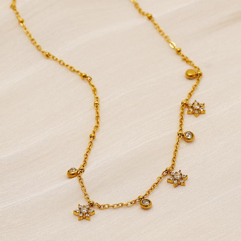 Women's Non-fading Titanium Steel Star Necklace with Rhinestones - INS Style Fashion Clavicle Chain, Light Luxury Design