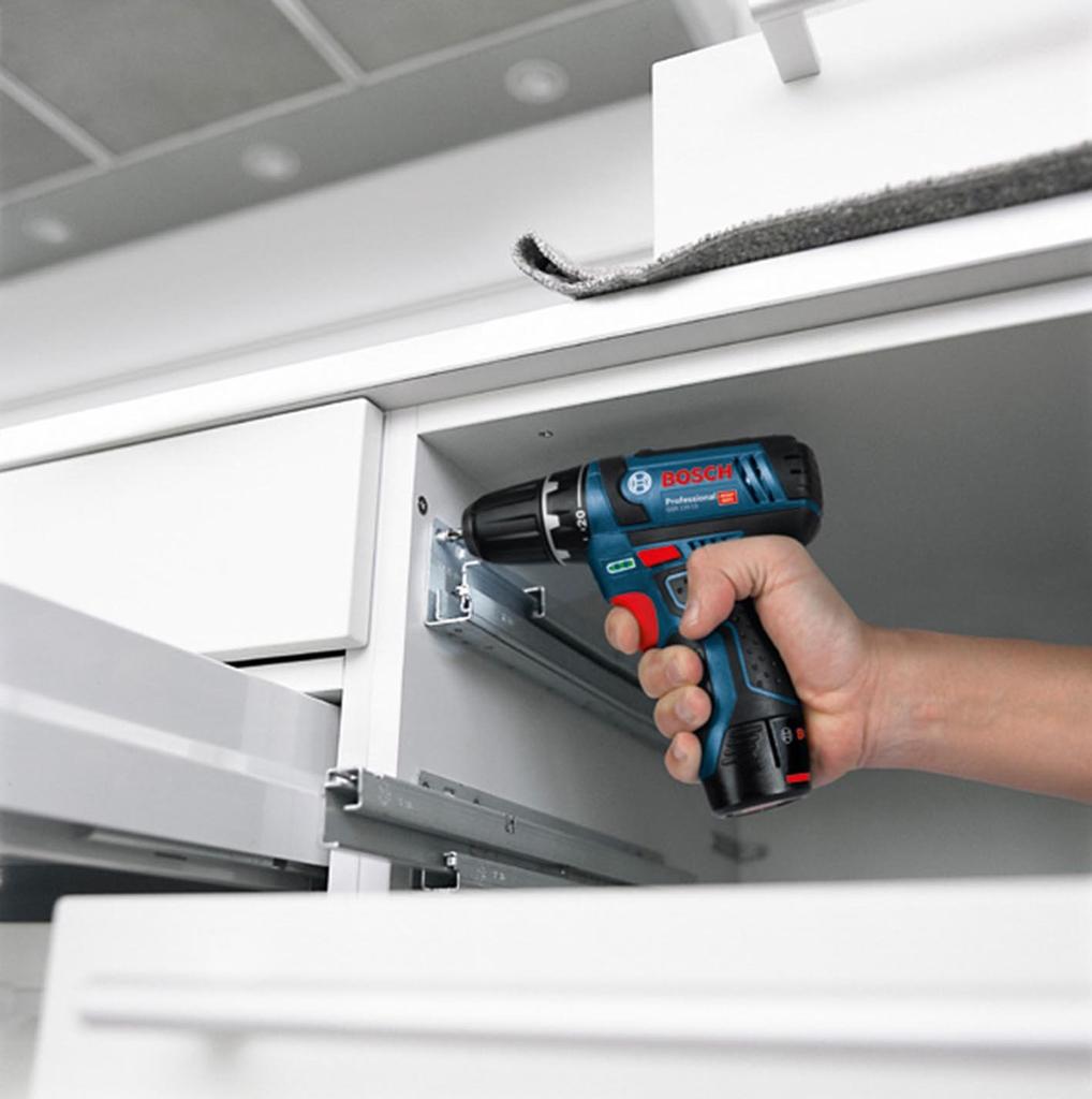 Bosch Professional Akku-Bohrschrauber 2 mit Tragetasche 10,8 V (2,0 Ah Stück, Ladegerät, inklusive) GSR10.8-2-LIN