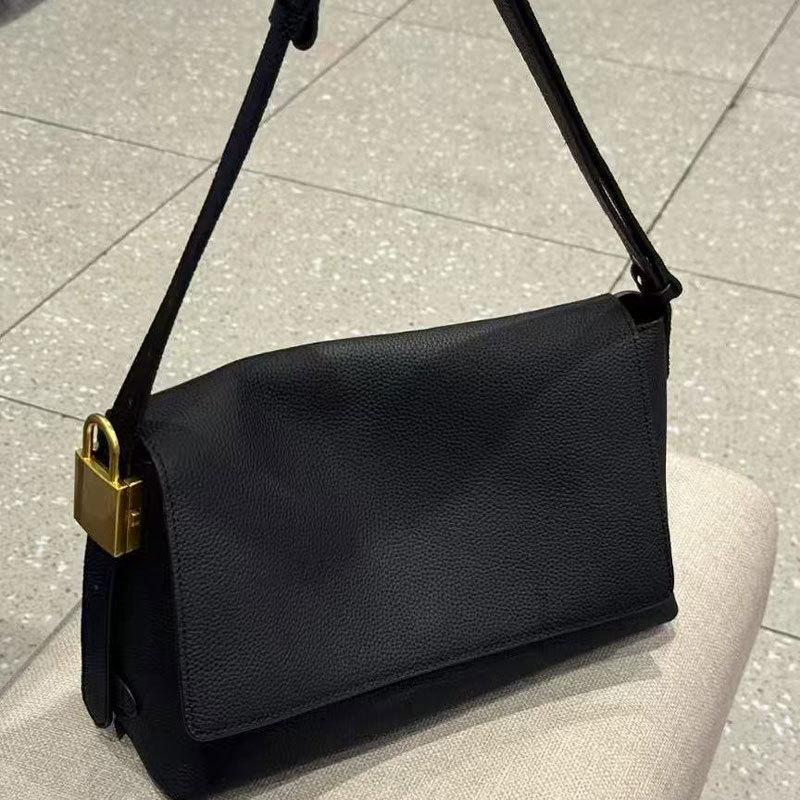 

Genuine Leather Women s Bags Large Capacity Handbags Niche Shoulder Bags Women s Fashionable Armpit Bags Casual Crossbody Small Square Bags 29.5x18x12 CM чорний
