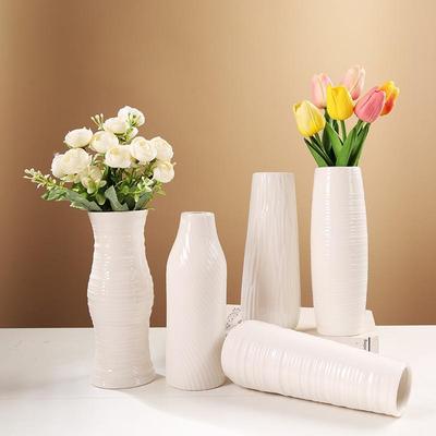 Retro White Ceramic Flower Vase – Creative Ornament for Living Room or Dining Table, Perfect for Hydroponic and Fresh Flowers with a High-End Feel.