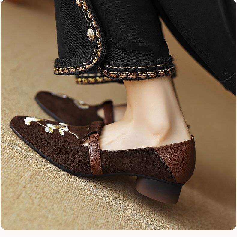 2025 National Style Single Shoes New Chinese Style Round Head Embroidery Flower Shallow Mouth Single Shoes Women's Fashion Temperament Versatile Thi