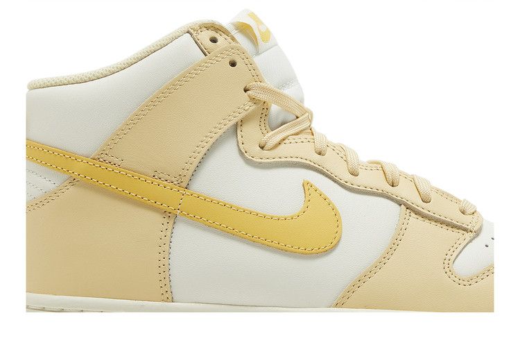 Nike Wmns Dunk High 'Pale Vanilla Topaz'