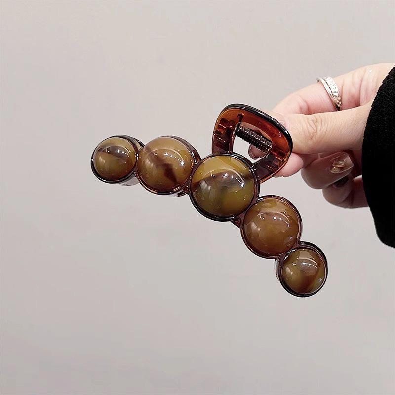 Elegant Pearl Hair Claw: Large Autumn/Winter Shark Clip for Women 2024 - New Back of Head Hairpin Accessory