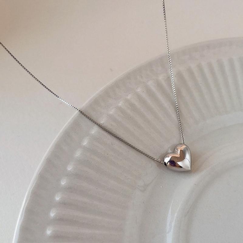 Delicate Heart Pendant Necklace Jewelry Fashion Forward Heart Choker Pendant Necklace Clavicular Chain for Gatherings