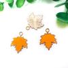 32er-Pack Thanksgiving Ahornblatt Kleine Anhänger für DIY Schmuck und Kunsthandwerk