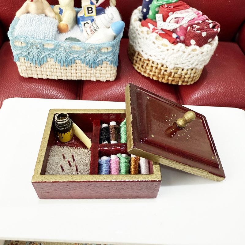 1:12 Dollhouse Miniature Vintage Sewing Box With Cover Furniture Home Model Decor Toy Doll House Accessories