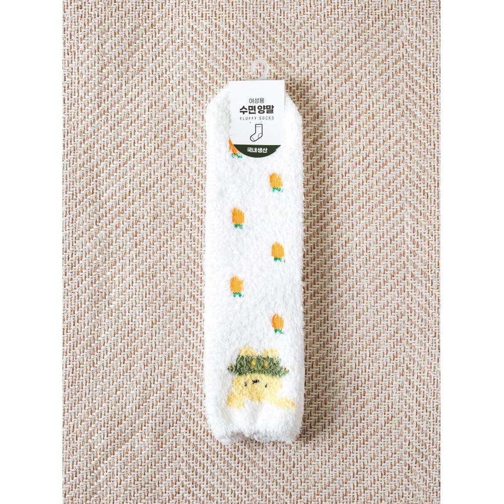 Daiso Clothed Rabbit And Carrot Sleep Socks White