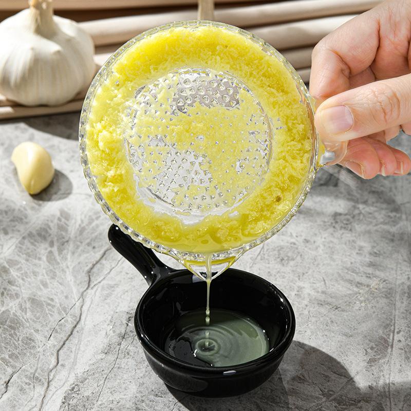 Kuchyňské pomůcky Plastové nástroje na strouhání zázvoru a česneku Mačkací nástroj s víčky Kuchyňské ovoce Zelenina Ruční mlýnek Přenosný Kulatý