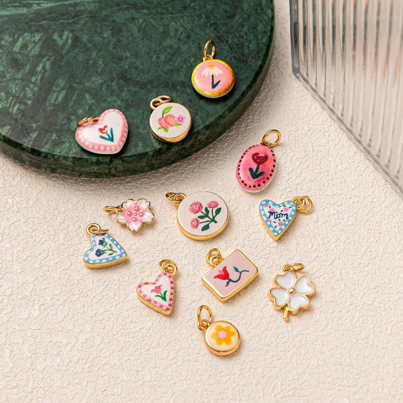 Small Cute Simple Versatile Flower Series Love Flower Clover Small Yellow Flower Diy Pendant Charms For Jewelry Making
