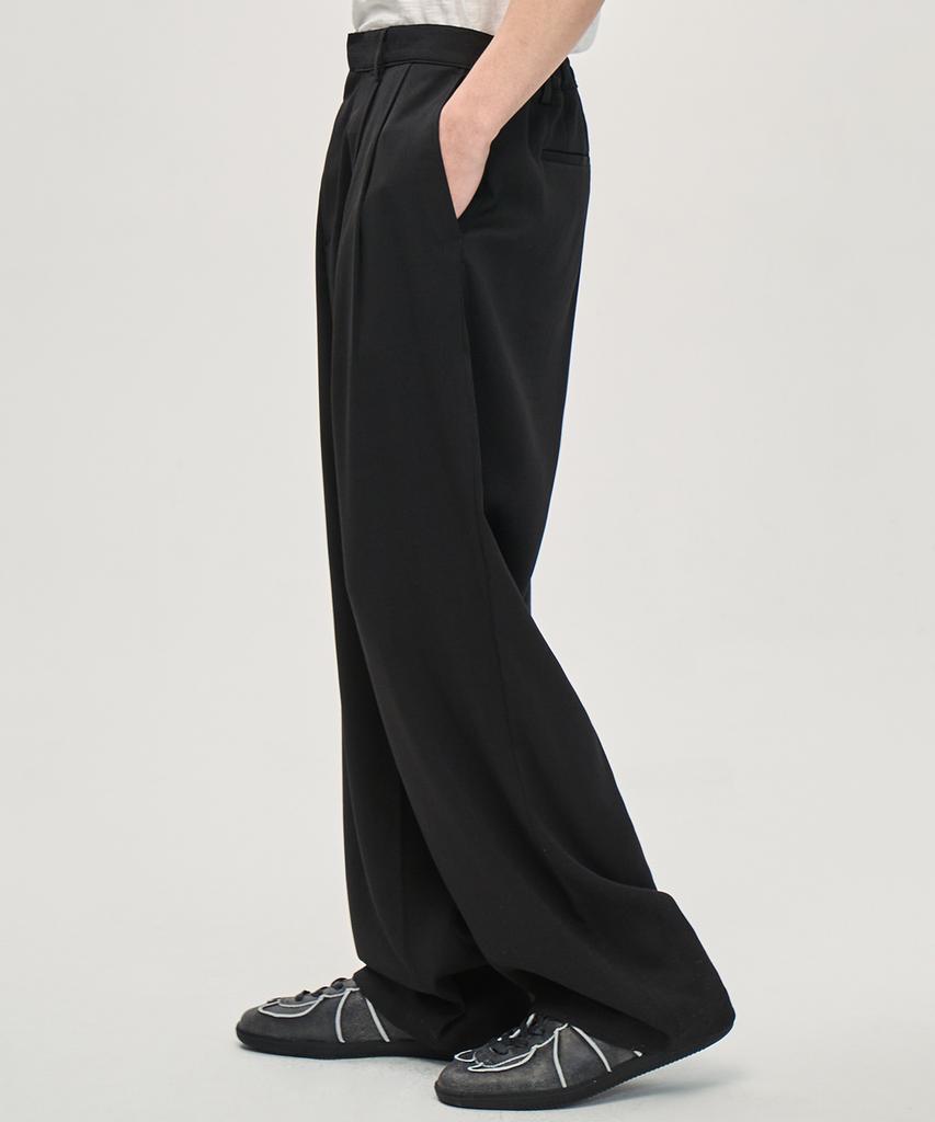 PRAIRIE Loose Fit Double-Pleat Wide Slacks (Black)