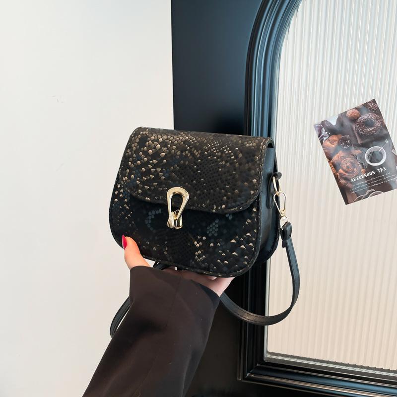 Damenhandtasche im ausländischen Stil mit Webmuster, Frühjahr 2025, schlichte kleine quadratische Tasche, modische einfarbige Retro-Umhängetasche mit Verschluss, Schultergurt