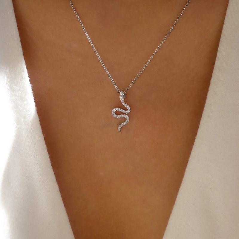 Snake Pendant Necklace For Women With Zinc Alloy Animal Design Summer Fashion Accessory