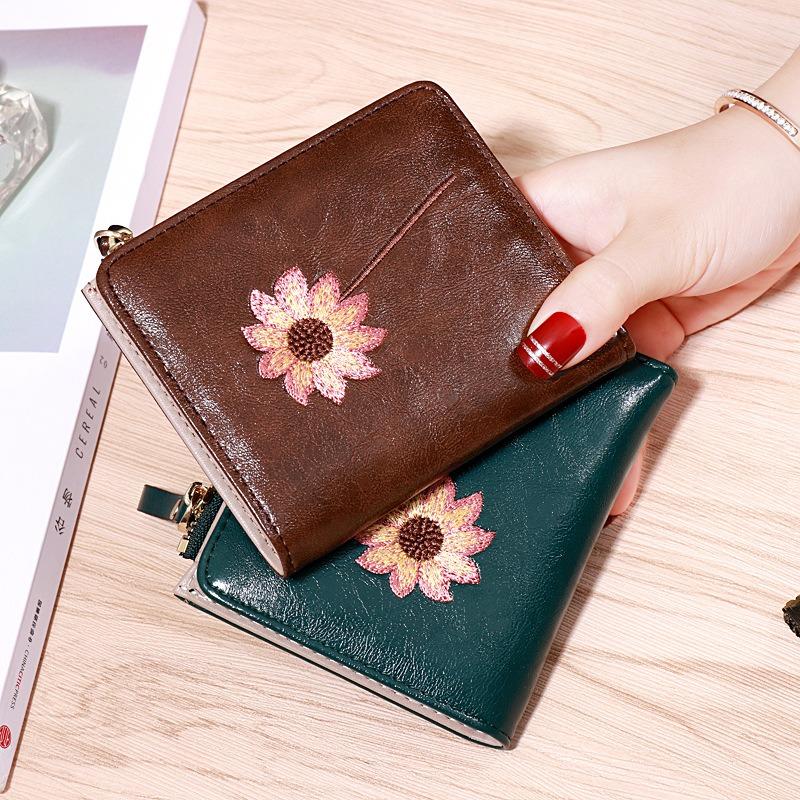 Small Wallet Women's Short Style 2025 New Style Simple and Fresh Student Zipper Buckle Folding Change Clip