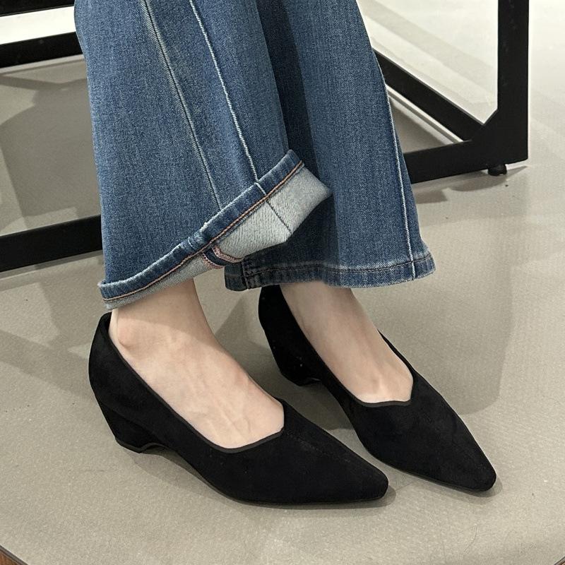 French temperament black single shoes women's shoes 2025 new spring and autumn winter pointed high heels