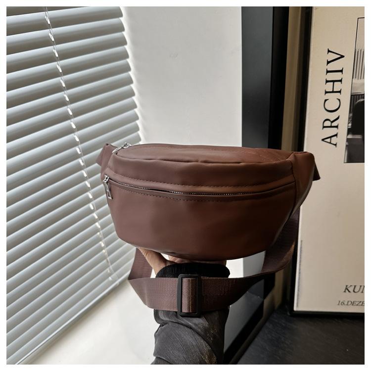 

Широкий плечевой ремень нагрудная сумка-мессенджер женская 2025 новый модный тренд сумка-пельмень большая вместимость плечевая сумка