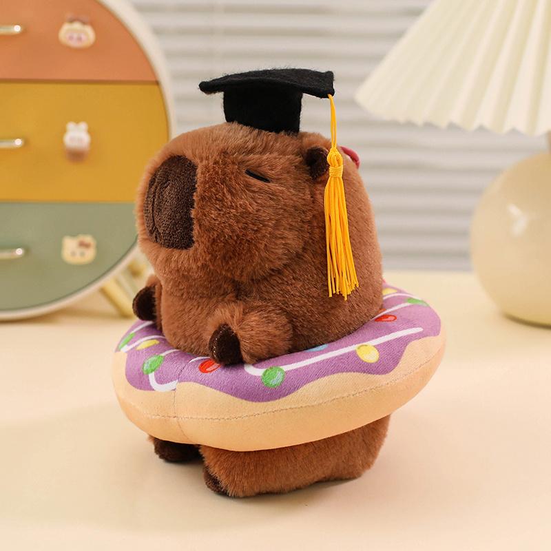12cm Cartoon Spaß Abschlusskappe Capybara Plüschtier Anhänger Schwimmring Arzthut Frosch Capybara Plüschspielzeug Heimdekoration Geschenk für Kind