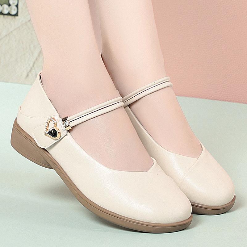 Fashion New Summer Style Light Mouth Low Heel Mother Shoes Comfortable Women's Singles Shoes Soft Sole Flat One-Button Leather Shoes