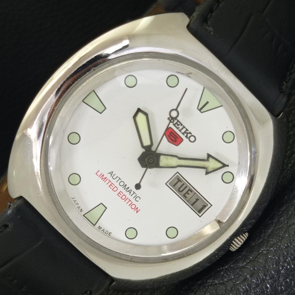 

SEIKO 5 AUTOMATIC VINTAGE 7006A JAPAN MENS WHITE COLOR DIAL WATCH a702363-5 R124-a702363