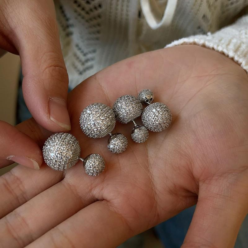 Luxusní náušnice se zirkony a bublinkami: Elegantní, všestranné a stylové šperky