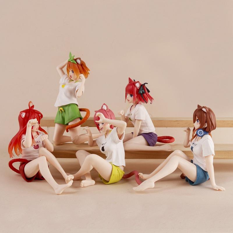 Anime four-leaf cute Nakano Nino car model PVC collectible doll, five-element cat Nakano Mirai figure desktop ornaments